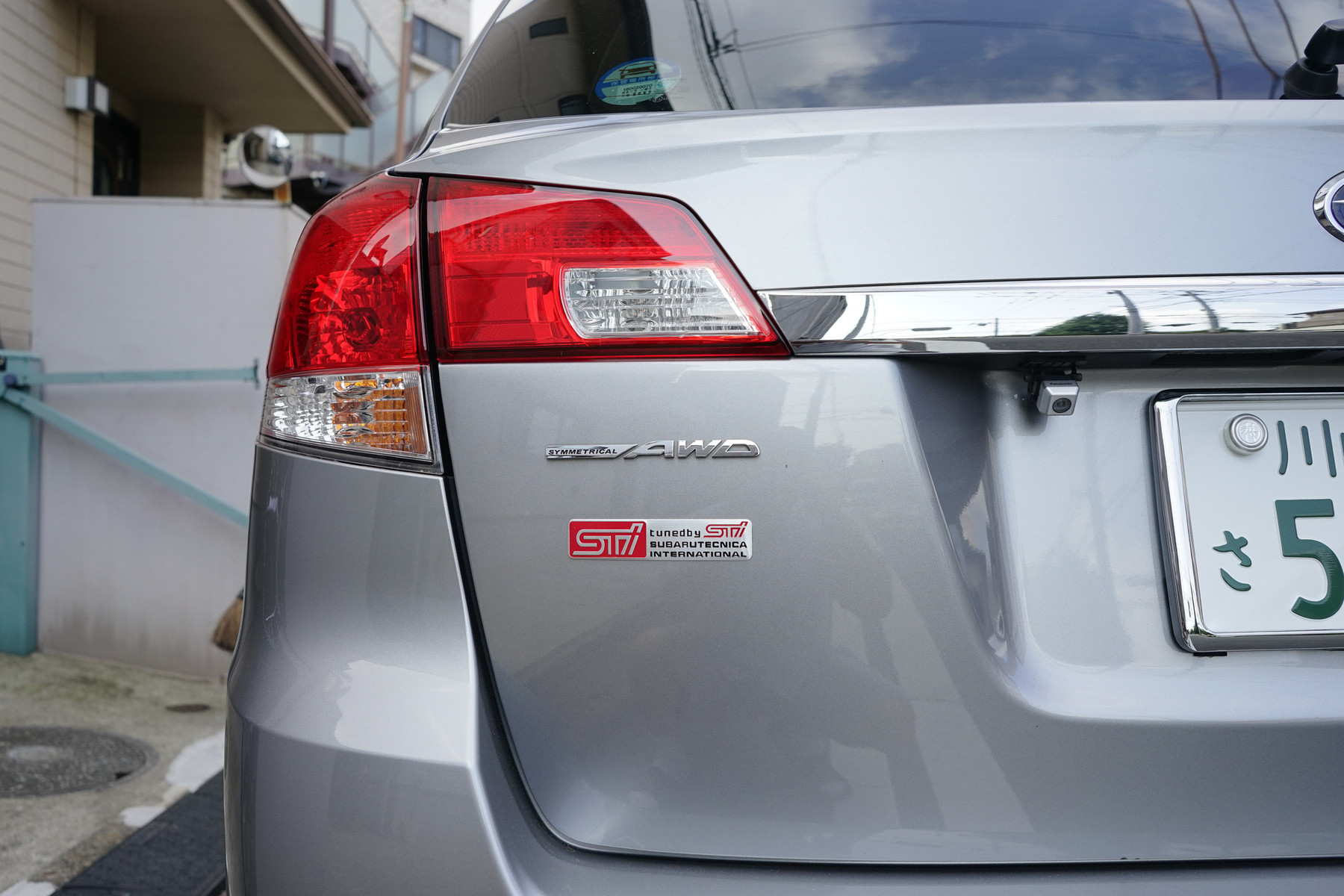 STI エンブレム 」 と 「スバル WRC エンブレム 」 を貼り付けてドレス