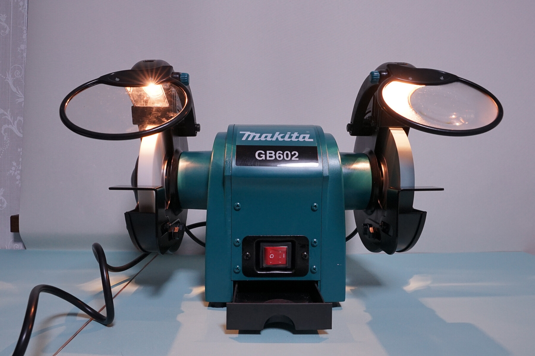 マキタ 卓上グラインダ GB602W GB602_602W | 株式会社マキタ