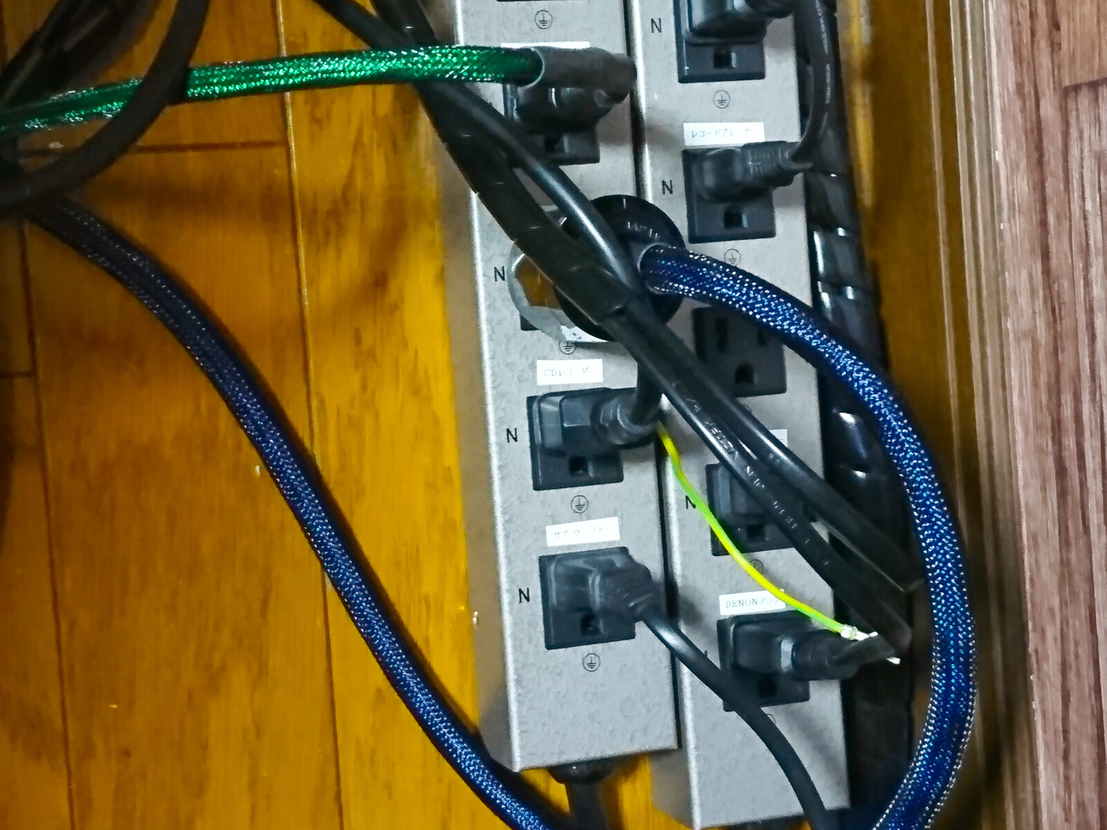 CDレコーダー用のオヤイデ L/i50 V4 電源ケーブルを自作しました