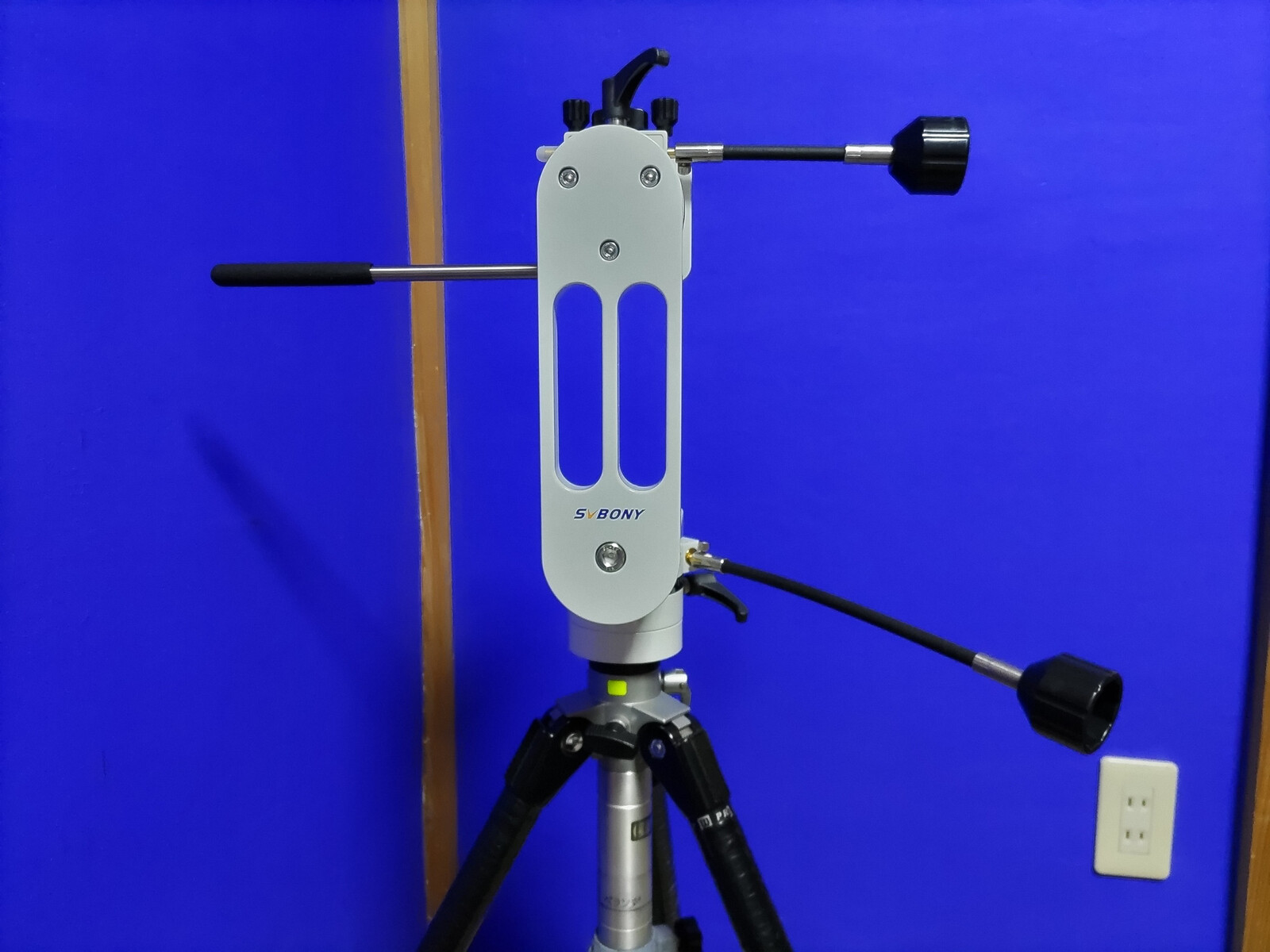 気楽に天体望遠鏡を持ち出すため 「 SVBONY SV225 経緯台 」 を購入 