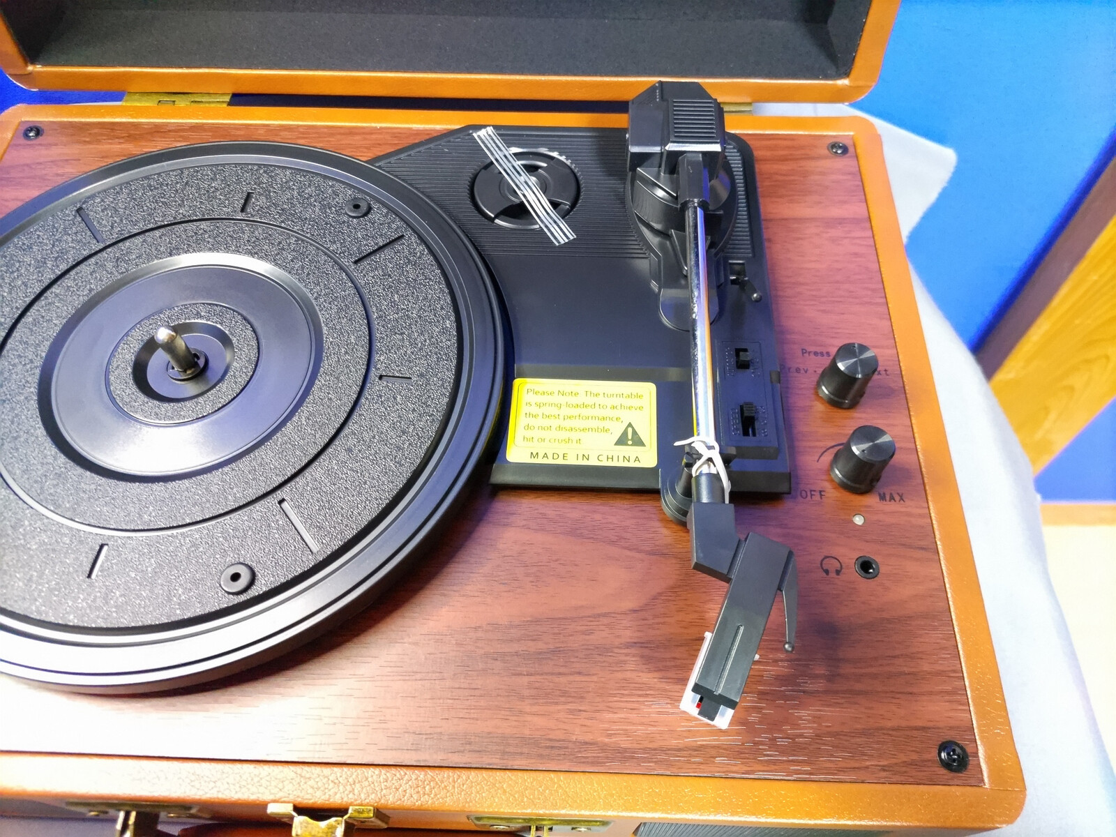 新品 レトロ レコードプレーヤー 内蔵スピーカー 78/45/33/回転 新品 レトロ レコードプレーヤー 内蔵スピーカー 78/45/33/回転