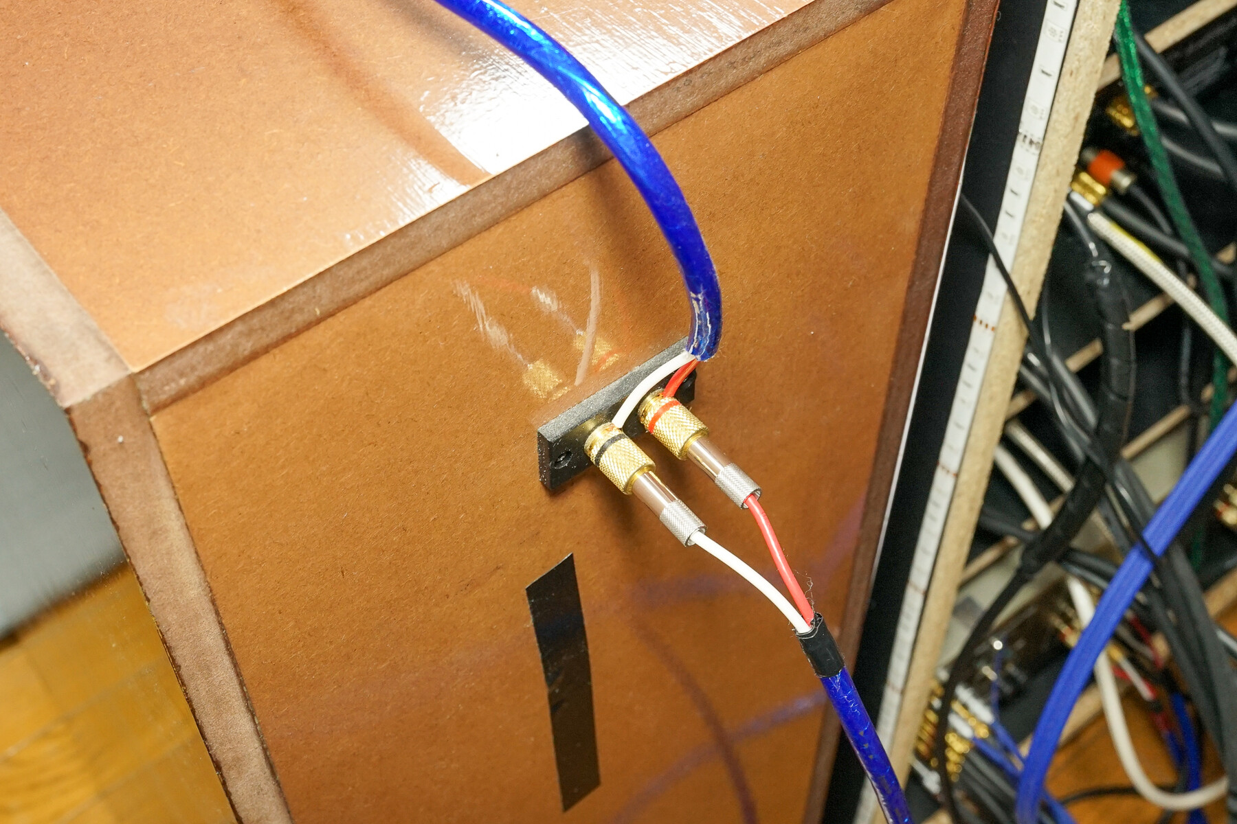 バナナプラグを Oyaide オヤイデ SRBN に交換しました : 趣味の「写真