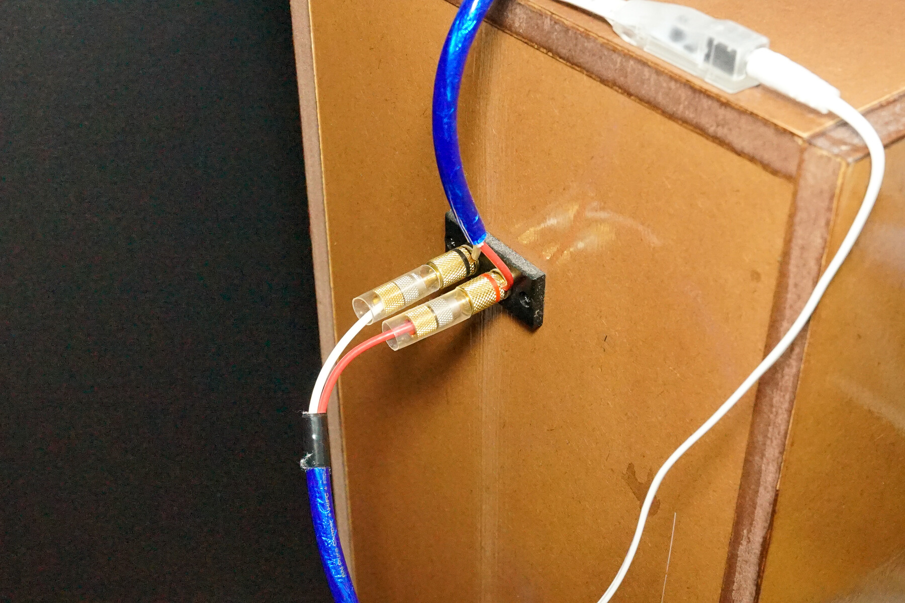 バナナプラグを Oyaide オヤイデ SRBN に交換しました : 趣味の