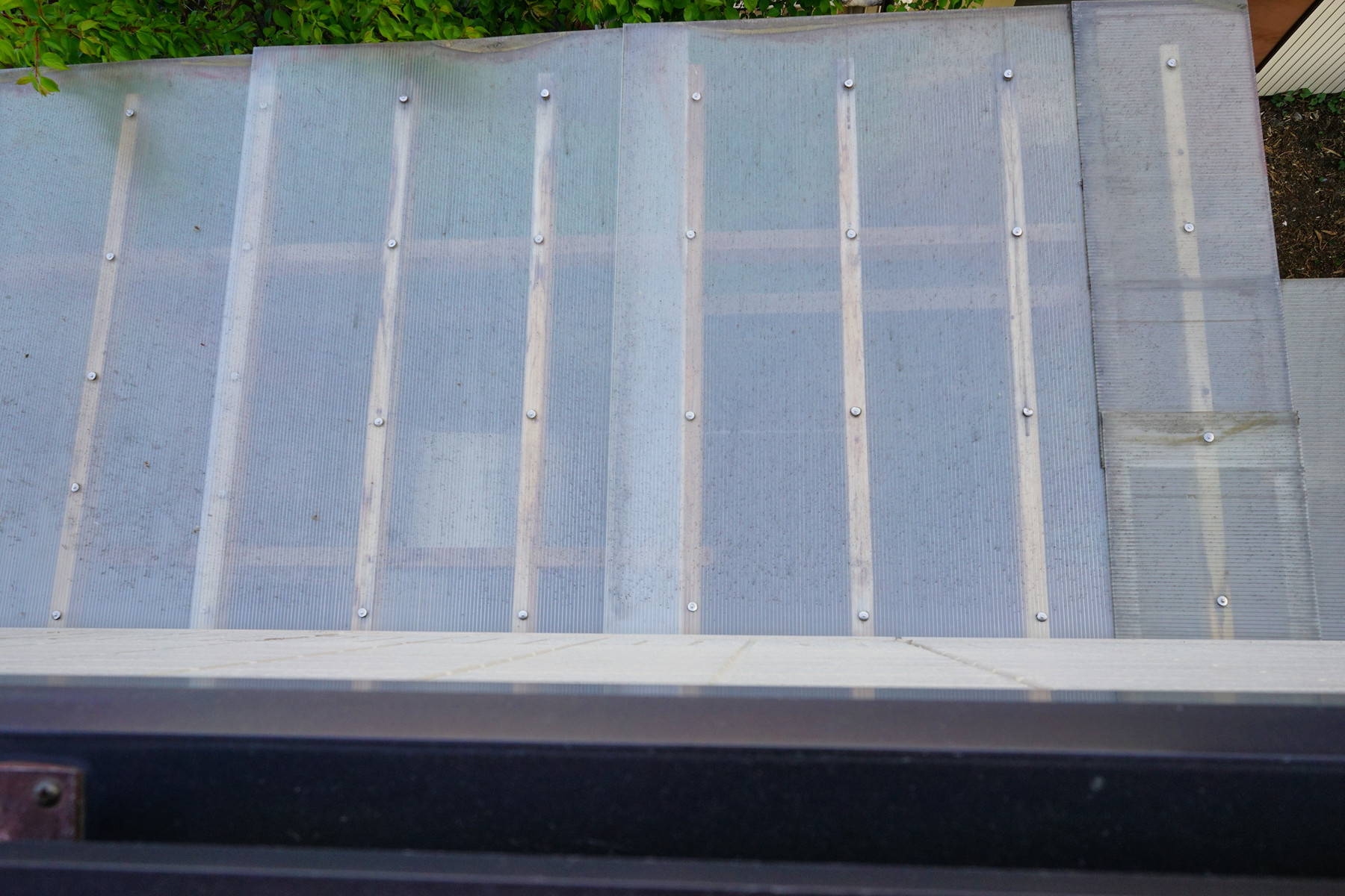 自宅3階建ての折板屋根に上がるための足場を作りました 1 趣味の 写真 Diy オーディオ 日記