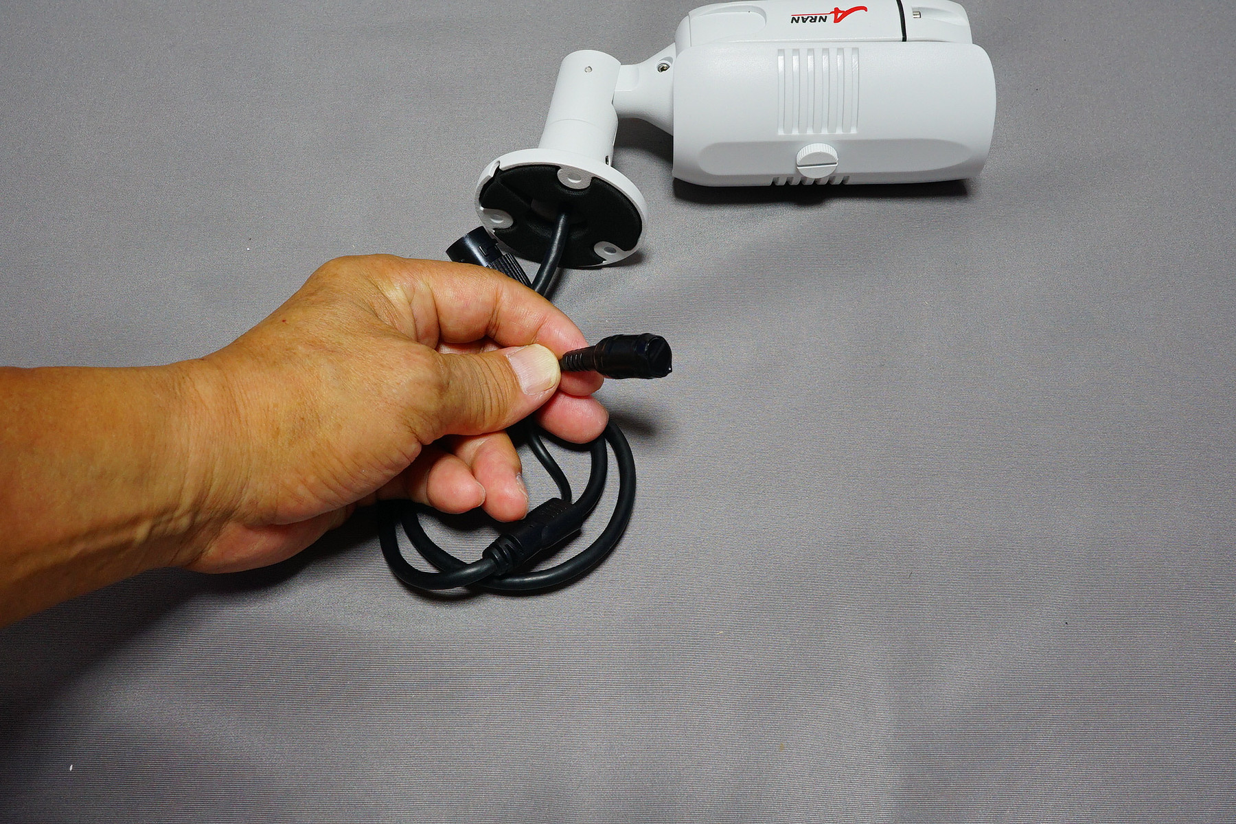 ANRAN POE給電 防犯カメラのカメラ4台を取り付けました : 趣味の