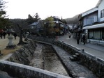 宮島の商店街へ