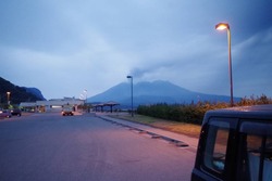 道の駅の駐車場から見る桜島