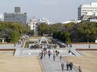 資料館の本館の廊下窓から