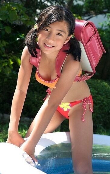 ビキニにランドセルJSに何をさせる。