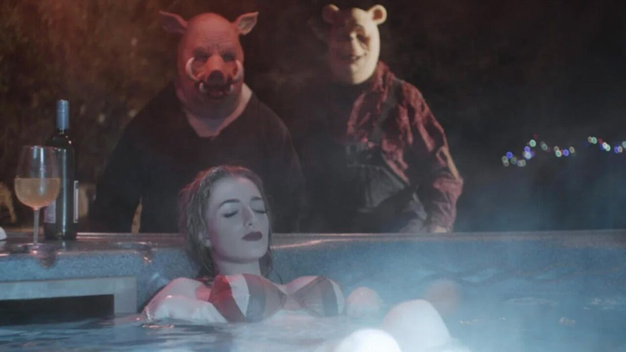 今度の くまのプーさん は はちみつ ではなく 血 を求む 怖すぎなホラープーさんに背筋が凍る 怖 アニメ ゲーム 最速情報 ドンドン