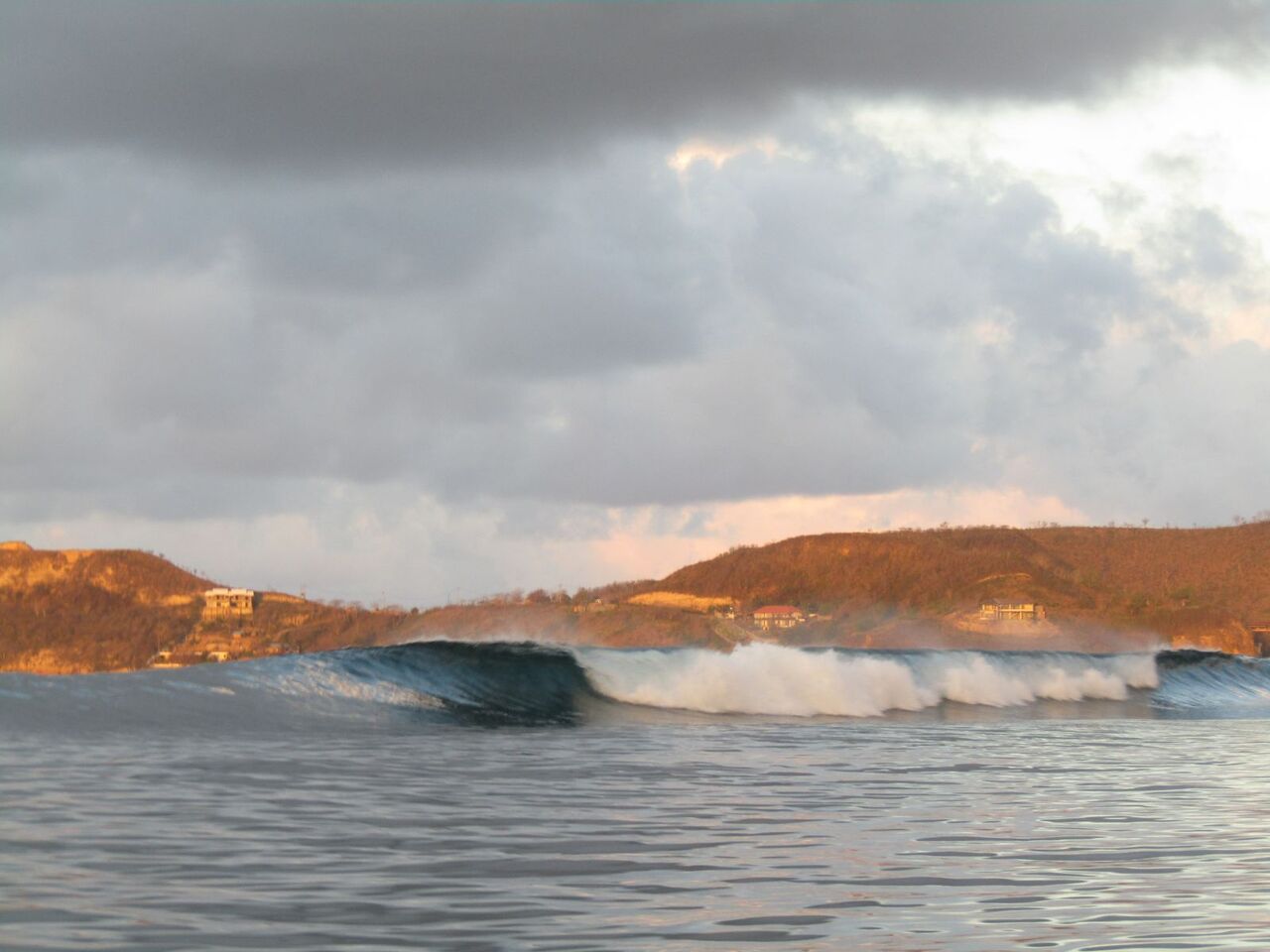 暖かい海 インドネシアロンボク島センコール村グルプック
