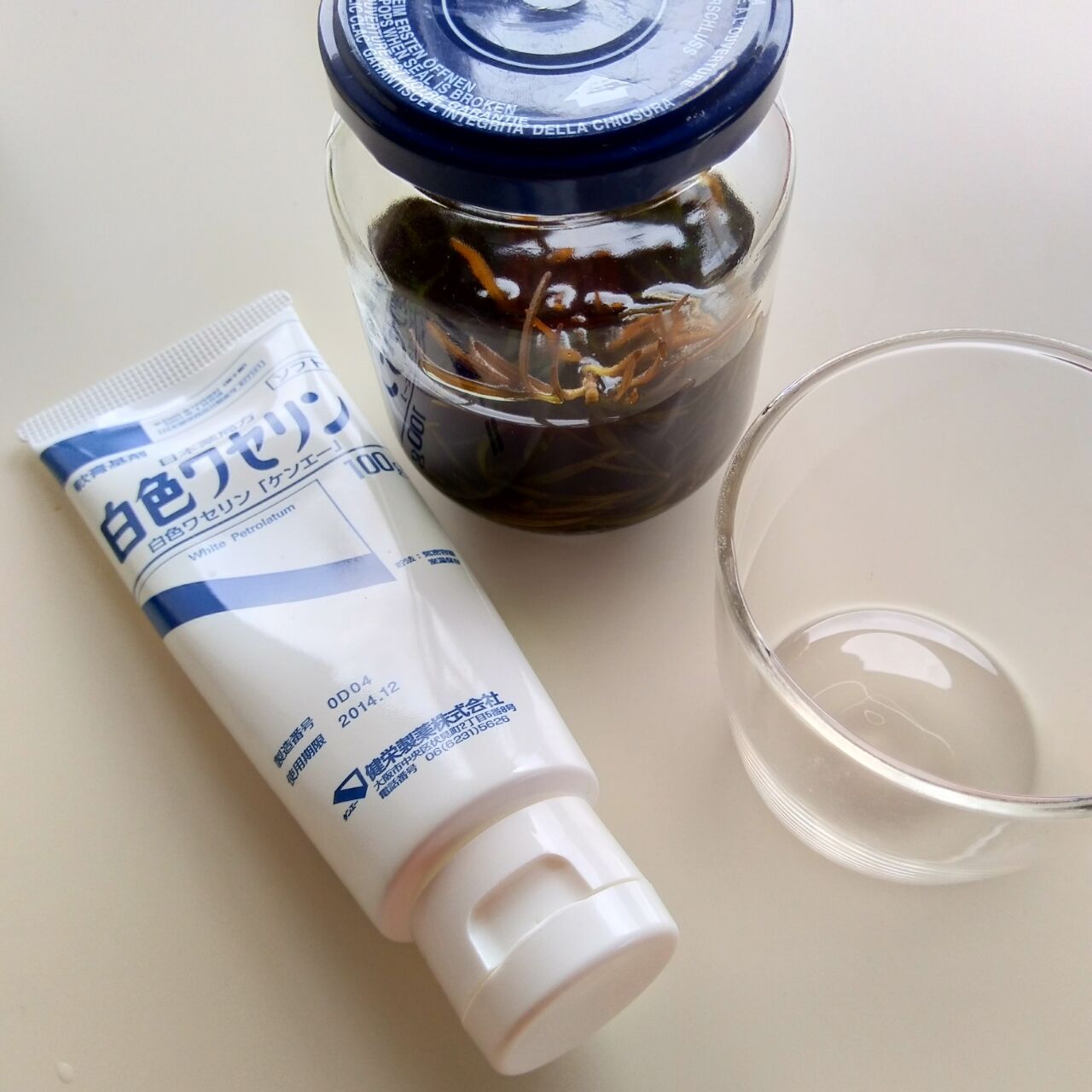 使用期限切れのワセリンでハンドクリームを作る ぜいたく貧乏のレシピ