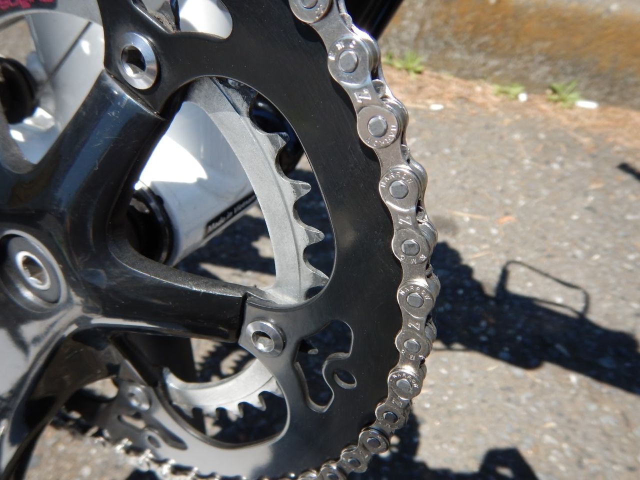自転車のタイヤに付属しているビニールカッター