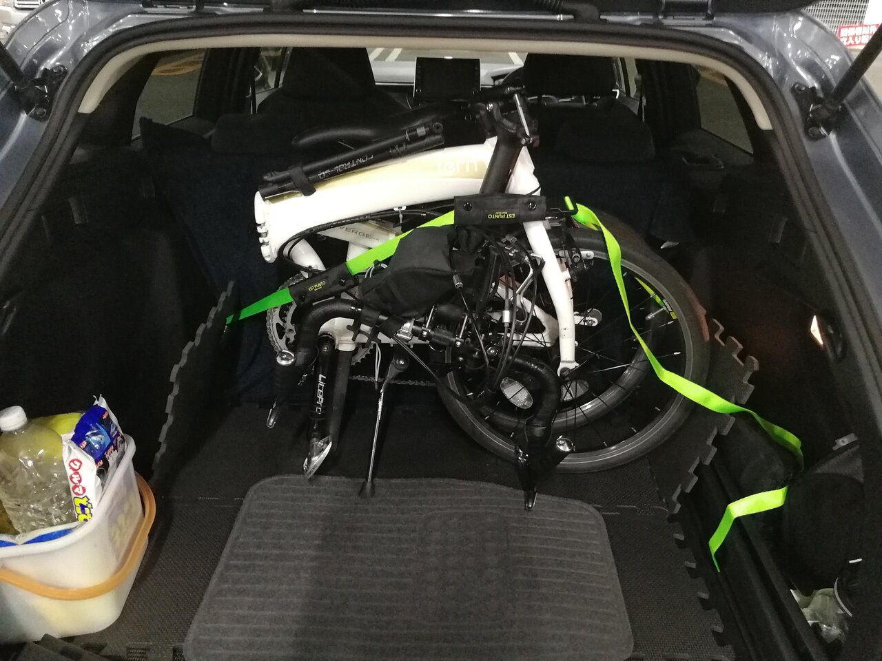 カローラツーリングへの折りたたみ自転車車載の顛末 孤独のソロボッチ カローラツーリングへの折りたたみ自転車車載の顛末 孤独のソロボッチ