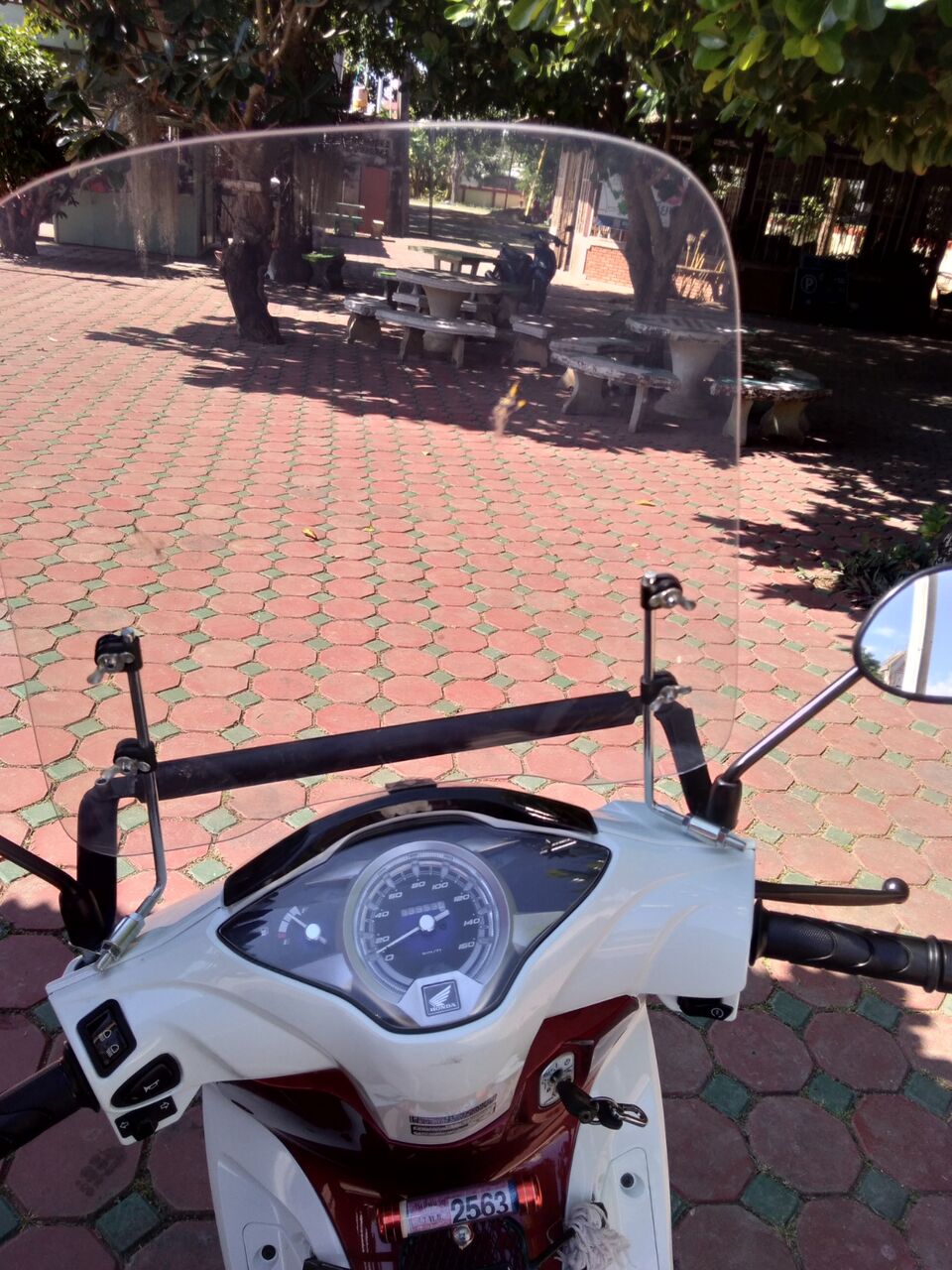 ねまき猫の 今日も元気だ Wave125i