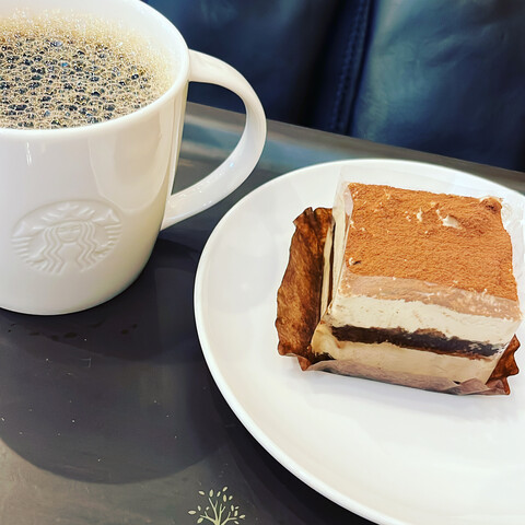 77E279C7-FD31-4392-B9E4-02B35AD156D1