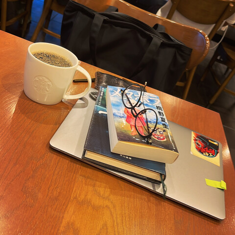 D8B48AE0-634C-4BA0-BC96-4C423A7B73A9