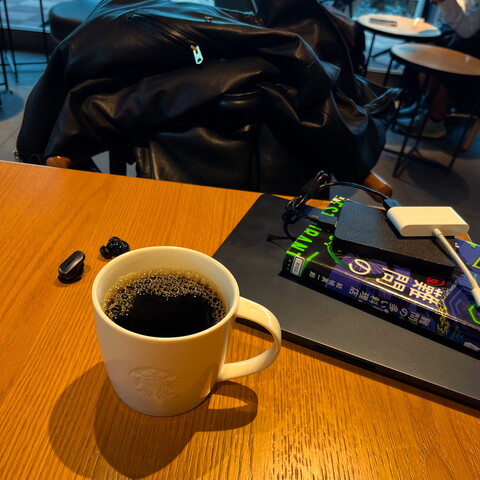 B9F74112-3C78-4722-BABA-9FAE3455A85E