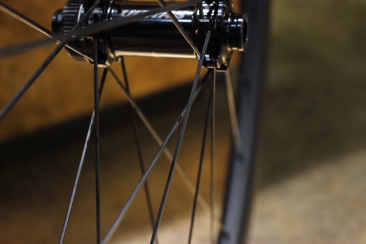 UNAAS】10万円台のカーボンホイールのご紹介！ : LORO bicycles 駒沢