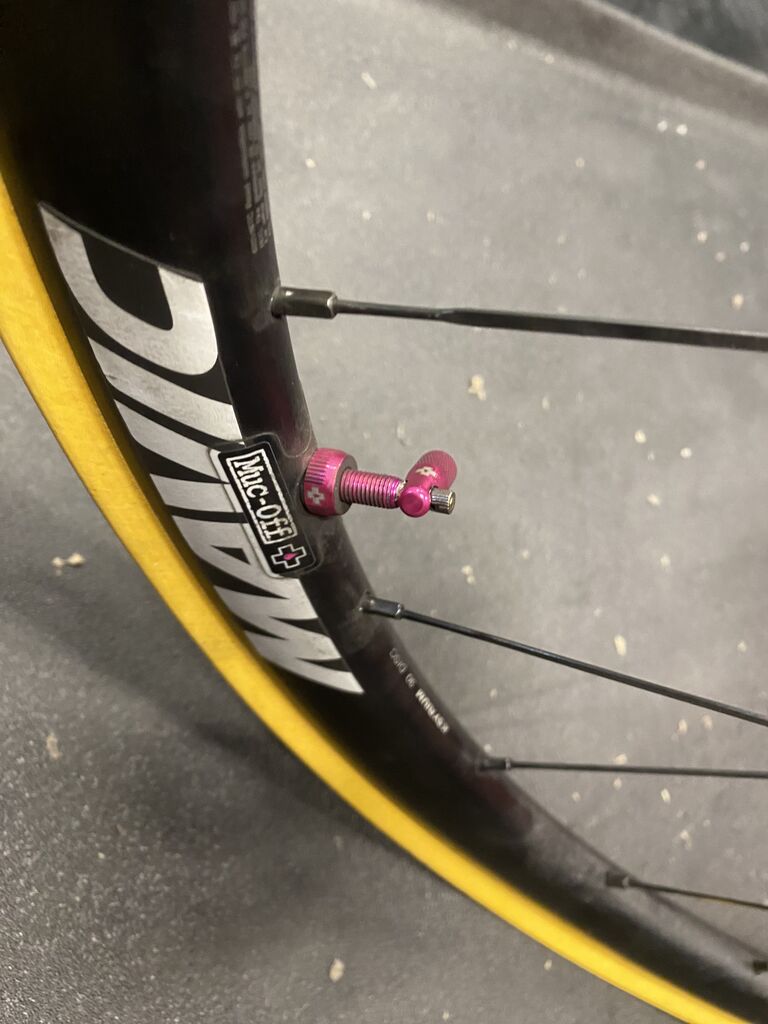 Veloflex】タイヤ新調しました! : LORO bicycles 駒沢公園店blog Veloflex】タイヤ新調しました! : LORO bicycles 駒沢公園店blog
