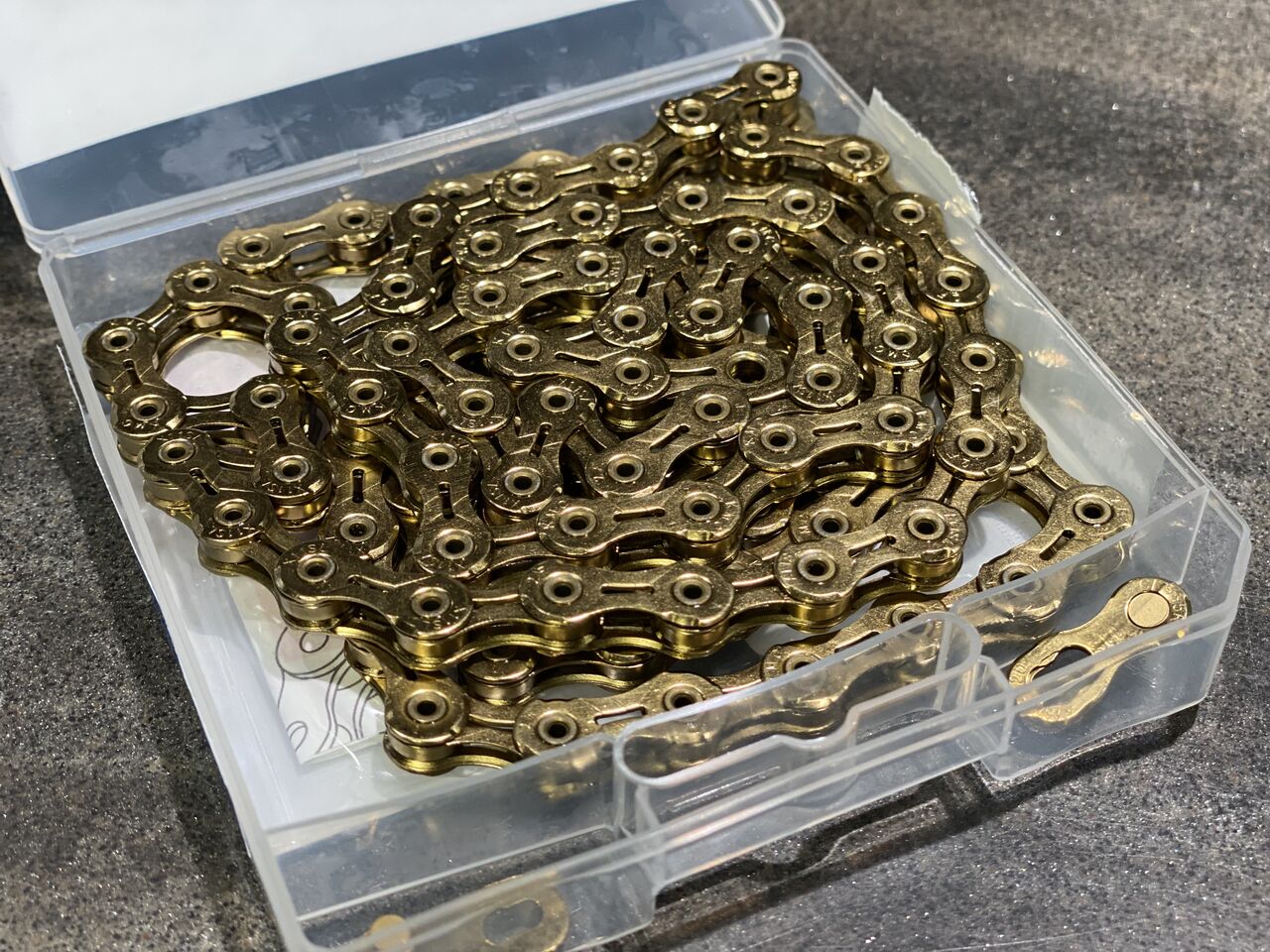 KMC】Dura Aceより軽い？！？金色のチェーン : LORO bicycles 駒沢公園