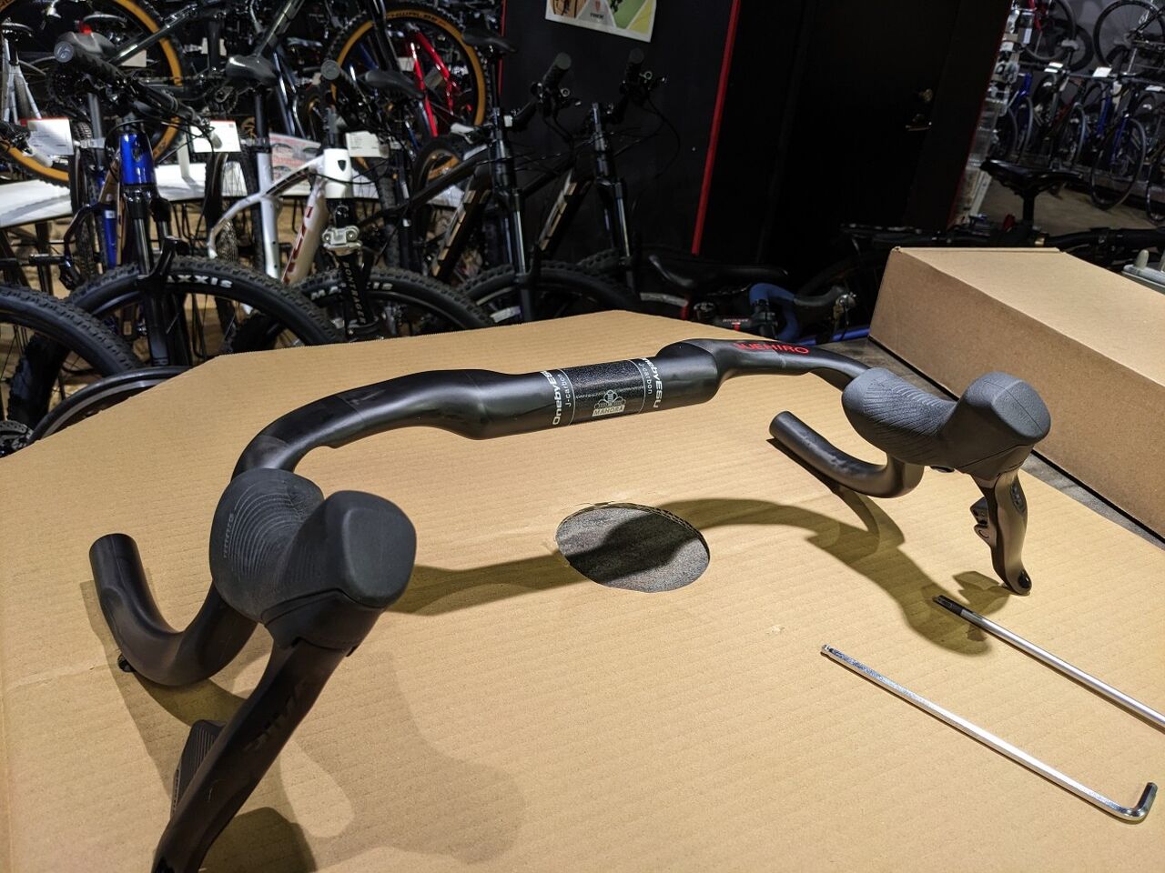 ジェイカーボンマホラ 360mm ワンバイエス ロードバイクハンドル OneByEsu ( ワンバイエス ) ロードバイク用ハンドルバー