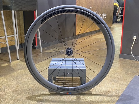 ボントレガー カーボンホイール Bontrager】コストパフォーマンス最強 カーボンホイール : LORO