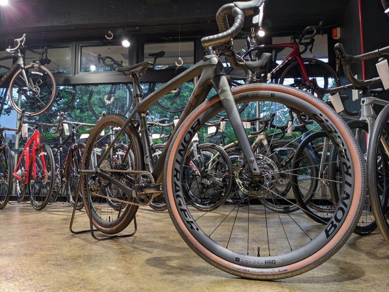 今日は】グラベルロードの話【しかしない】 : LORO bicycles 駒沢公園 