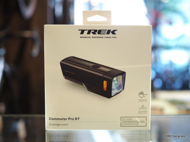 Trek Commuter Pro RT 自転車用ライト Trek Commuter Pro RT Front Bike Light - Trek Bikes