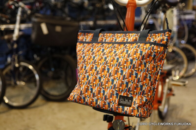 小さくてポタリングにお勧め！！BROMPTON フロントバックの