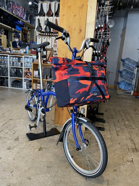 BROMPTONの限定バックが入荷したぞ〜 Roll Top Bag 14L Camo編 BROMPTONの限定バックが入荷したぞ〜 Roll Top Bag 14L Camo編