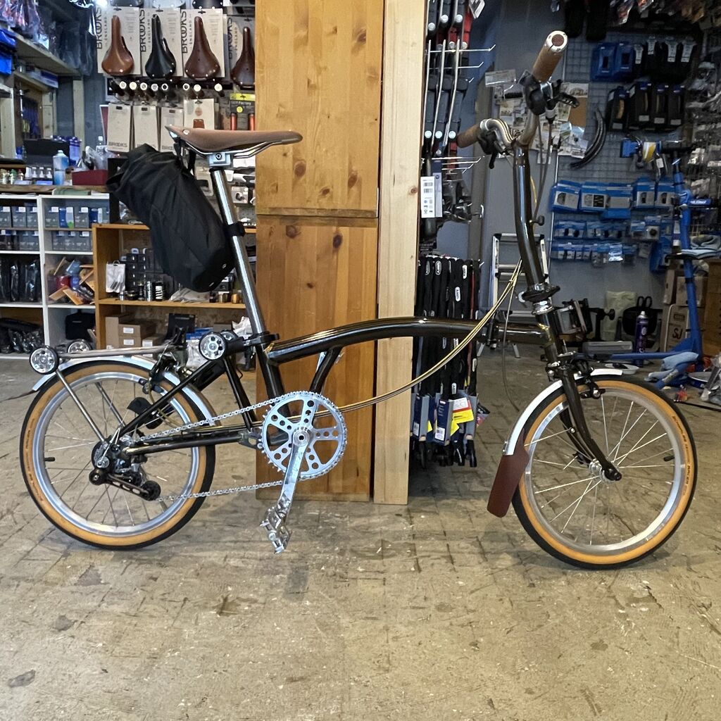 ブロンプトン用 軽量チタン製リアキャリア ブラック 軽さ＋機能 ～ H&H Titanium Rear Carrier MINI (BLACK) : 山に