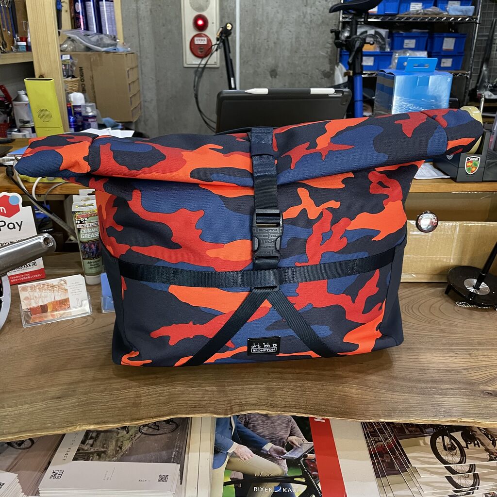 BROMPTONの限定バックが入荷したぞ〜 Roll Top Bag 14L Camo編 BROMPTONの限定バックが入荷したぞ〜 Roll Top Bag 14L Camo編
