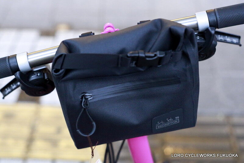 BROMPTON フロントバッグ　防水仕様 雨天時も安心の防水仕様のフロントバッグ - LIFE with BICYCLE