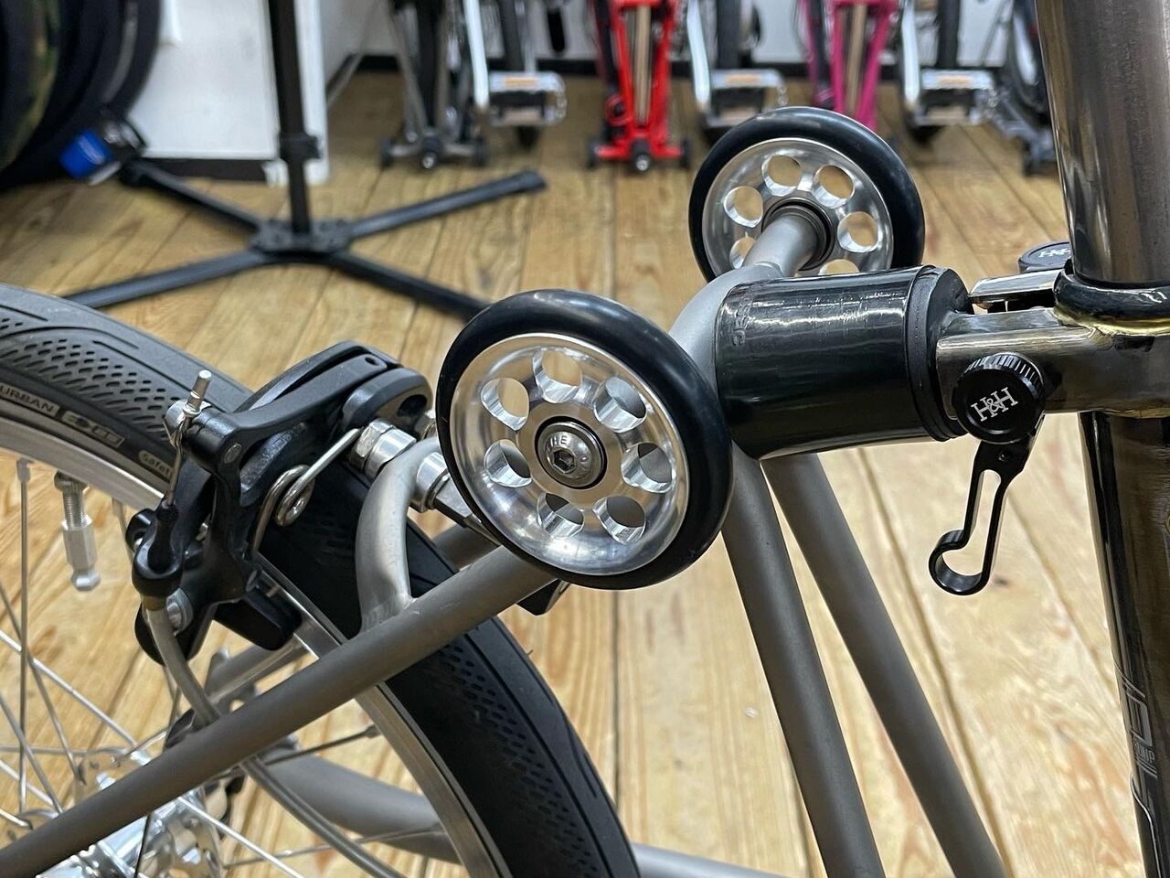 新製品】SON Easy Wheel for Brompton入荷 : LORO CYCLE WORKS 新製品】SON Easy Wheel for Brompton入荷 : LORO CYCLE WORKS