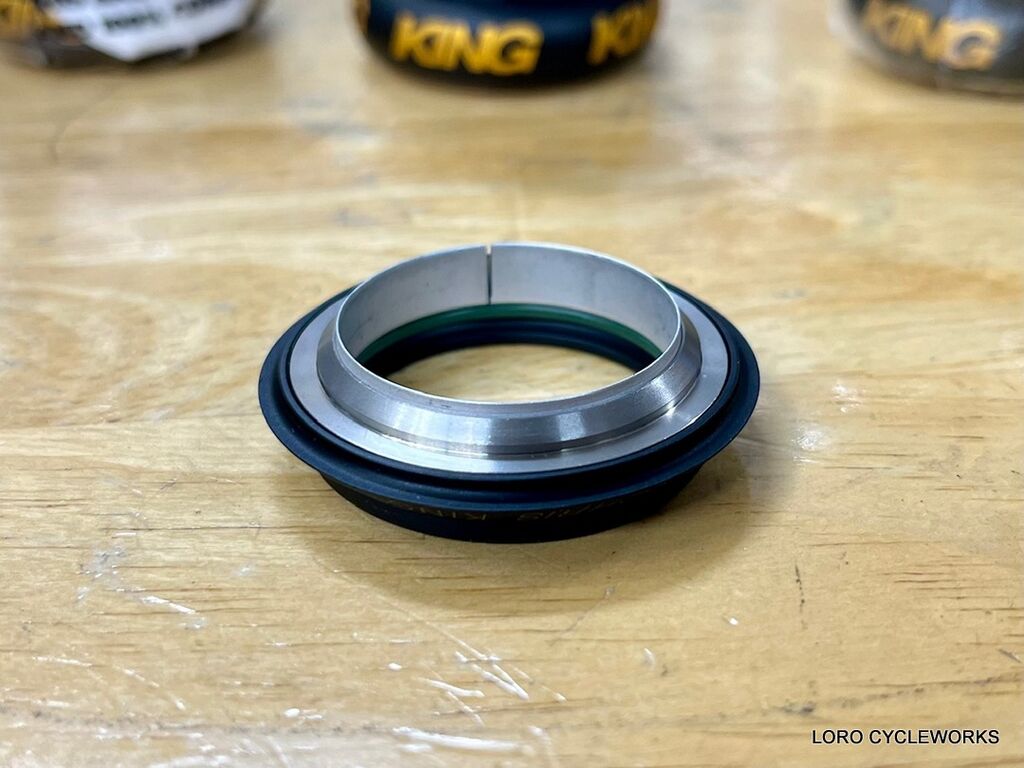 Chris King Two Tone Black/Gold 入荷しました。 : LORO CYCLE WORKS Chris King Two Tone Black/Gold 入荷しました。 : LORO CYCLE WORKS