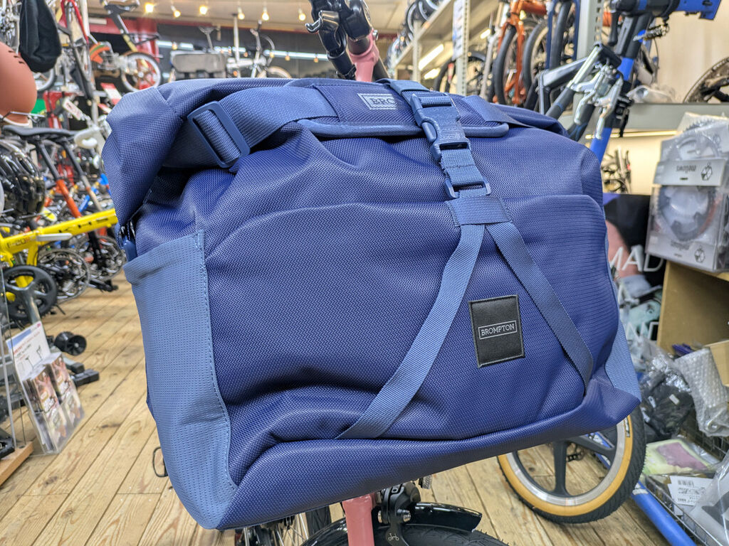 Brompton定番フロントバッグ「RollTop Bag L」が大型アップデート