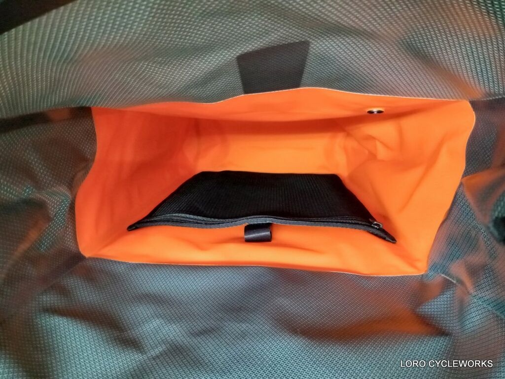 BROMPTON新型フロントバッグ「Waterproof Backpack M」入荷しま BROMPTON新型フロントバッグ「Waterproof Backpack M」入荷しま