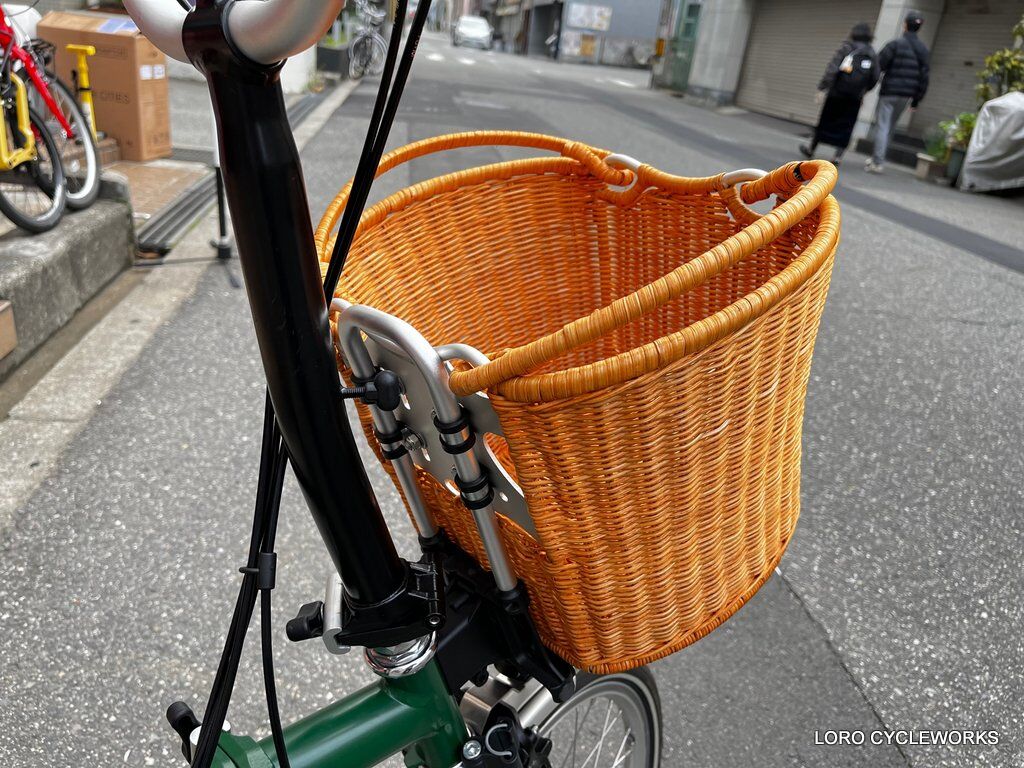 12 車・バイク・自転車 オレンジ 4輪自転車 バスケット付き