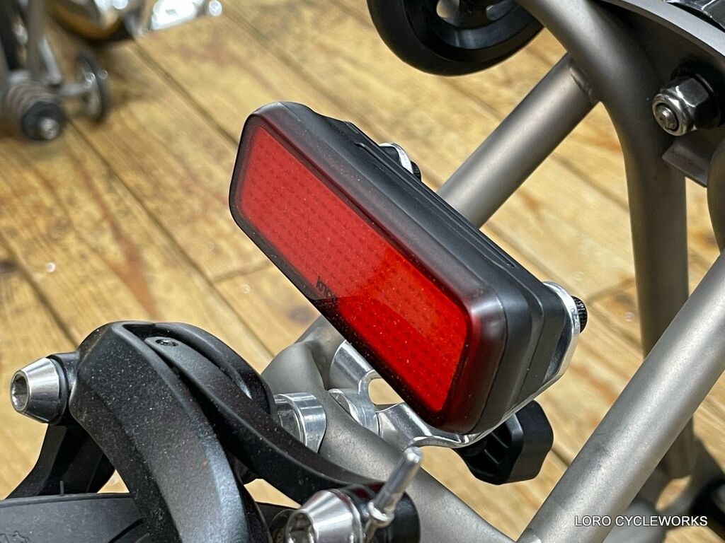 BROMPTON(ブロンプトン)にオススメのUSB充電式リアキャリア