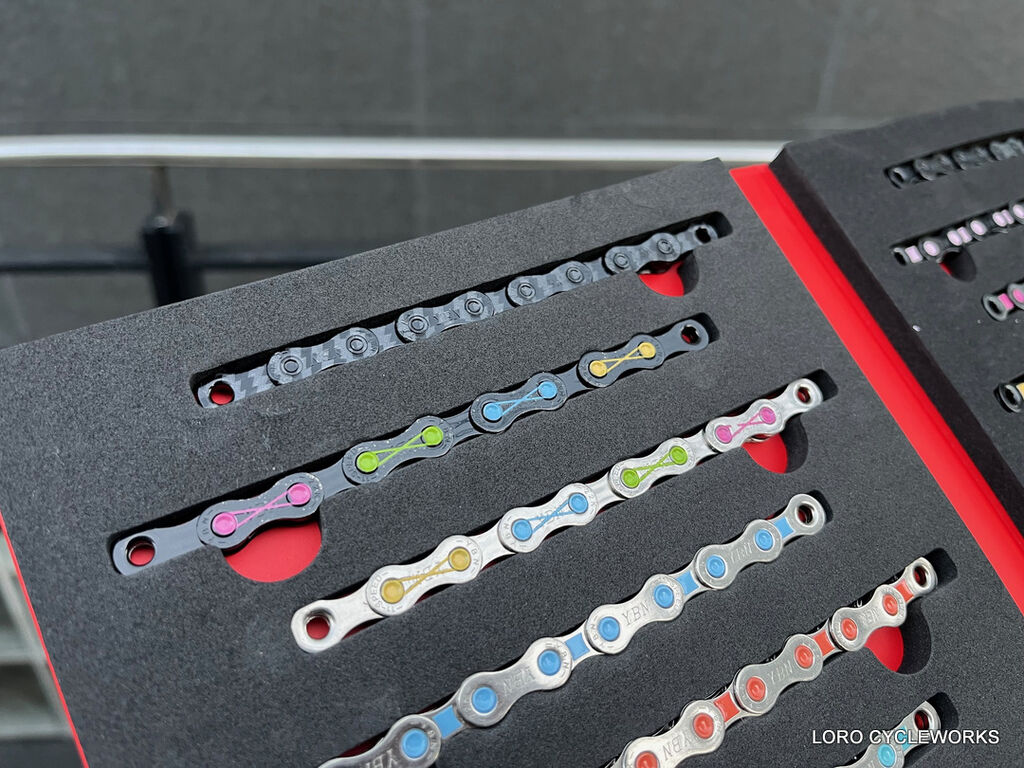 斬新なデザインのカラーチェーンが入荷しました！ : LORO CYCLE WORKS