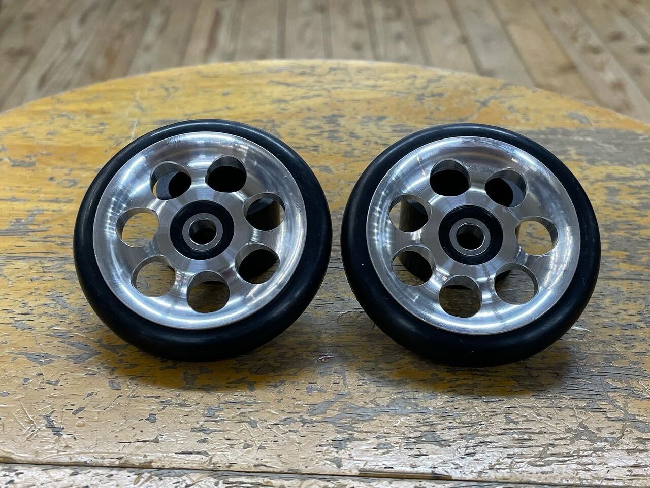 SON（ソン） BROMPTON用イージー ホイール 新品未使用 SON（ソン） Easy Wheels 66 BROMPTON用イージー ホイール 66mm