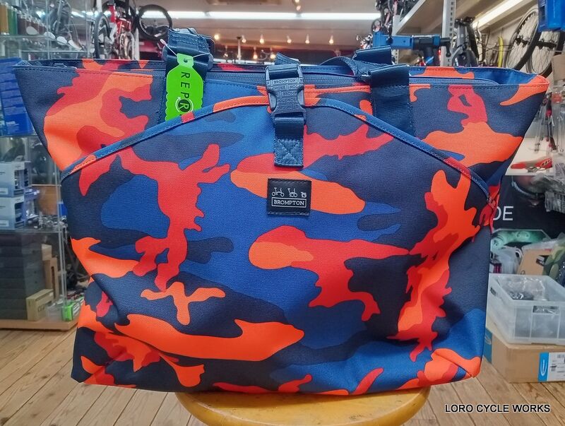 DPMプリント(カモフラージュプリント)のTote Bagは大容量で DPMプリント(カモフラージュプリント)のTote Bagは大容量で