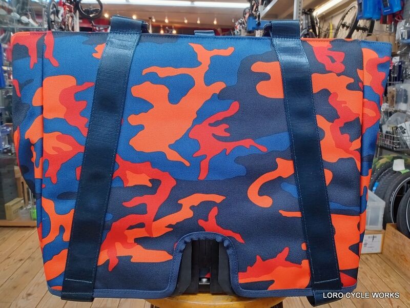 DPMプリント(カモフラージュプリント)のTote Bagは大容量で DPMプリント(カモフラージュプリント)のTote Bagは大容量で