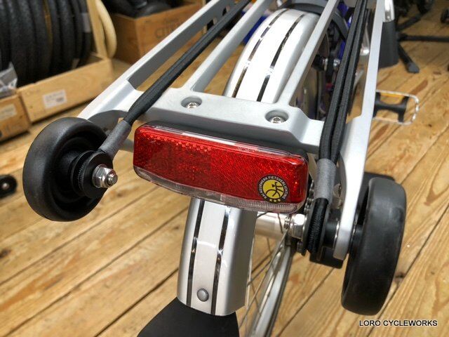 BROMPTON リアキャリア 金属製 リアライト付き Amazon.co.jp: バイク用リアキャリア ブロンプトンリアラック用