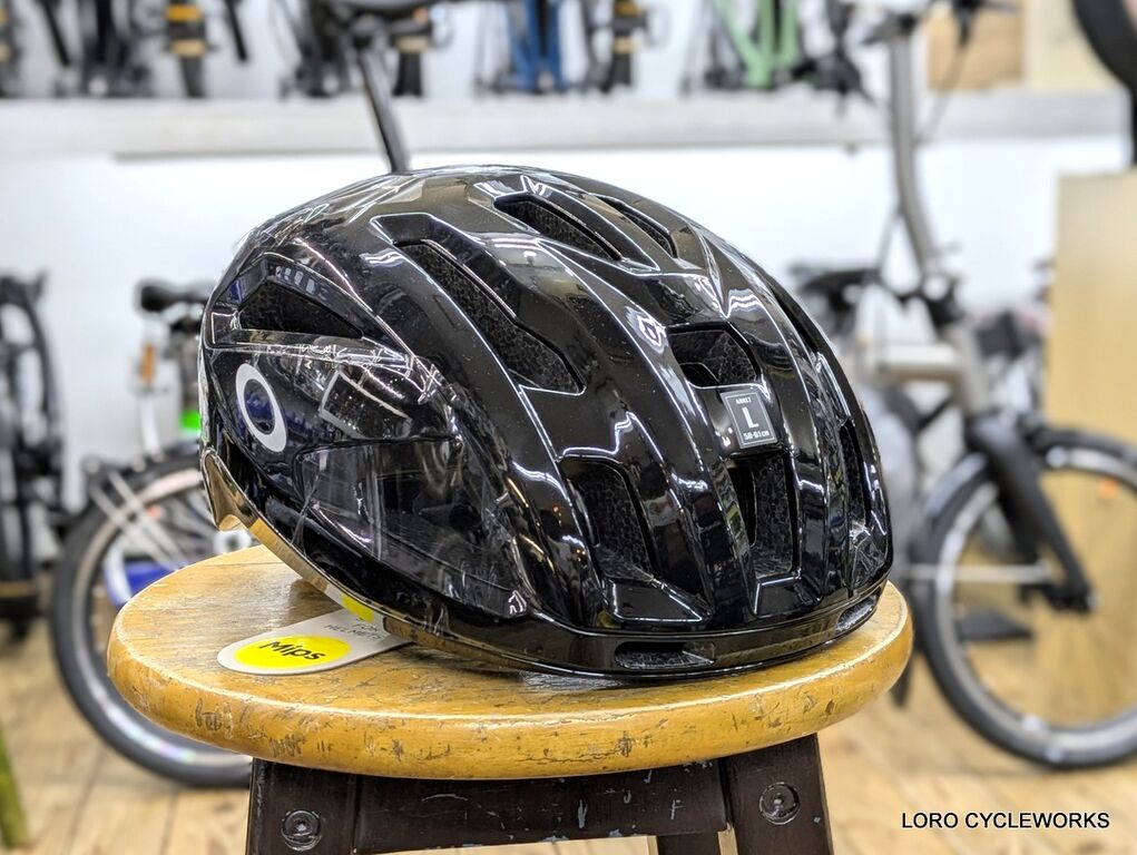 OAKLEY ARO3 ENDURANCE Sサイズ MIPS搭載 ヘルメット OAKLEY ARO3 ENDURANCE Sサイズ MIPS搭載 ヘルメット - メルカリ