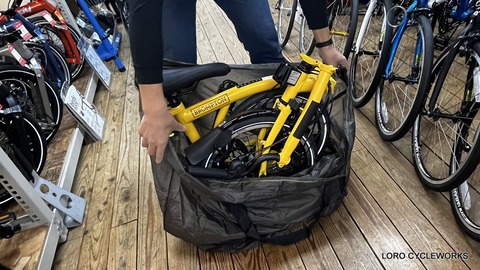輪行旅のお供にぴったり。FAIRWEATHER Mini Velo Carry Bagの 輪行旅のお供にぴったり。FAIRWEATHER Mini Velo Carry Bagの