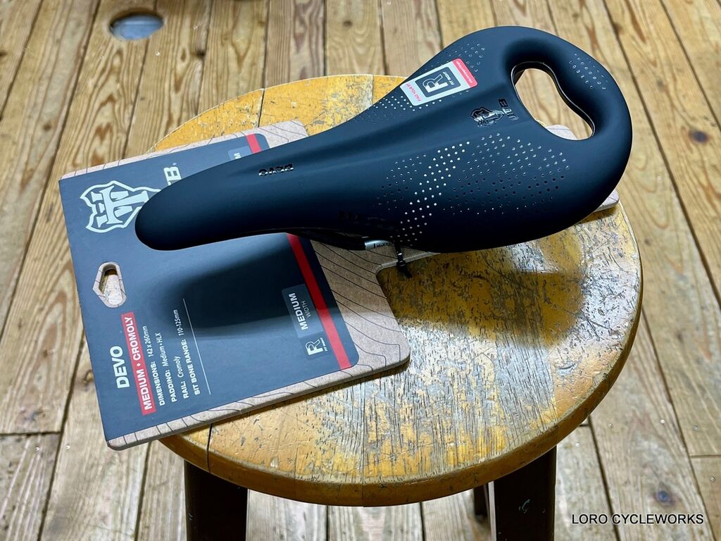 何かと折り畳み自転車に調子が良さそうなサドル入荷しました