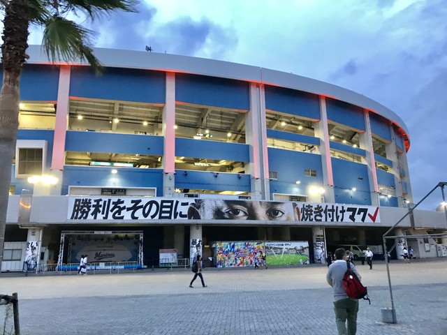 現地観戦もまさかの大風による強風で試合直前での中止 マリンスタジアム 野球オタクの千葉ロッテ応援ブログ