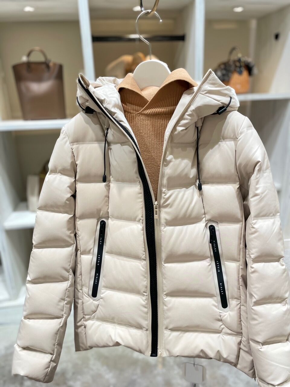 risley シームレスダウン